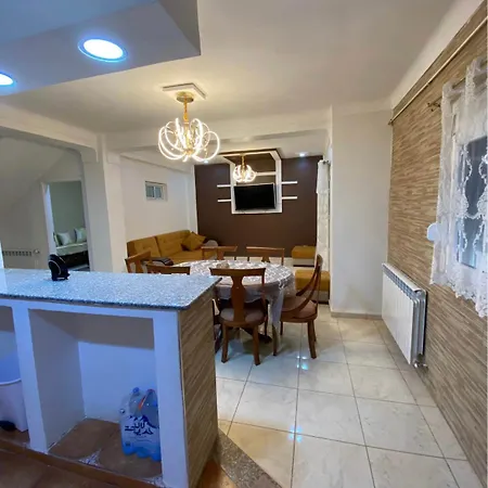 La Maison Des Fleurs أوبارفيلييه