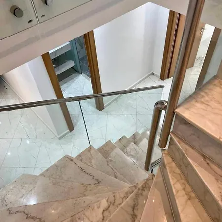 La Maison Des Fleurs بيت ضيافة أوبارفيلييه
